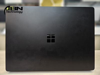 Microsoft Surface laptop 3. Core i5, 10th Gen. 8GB RAM, 256GB SSD. 13.5" Display._img_2