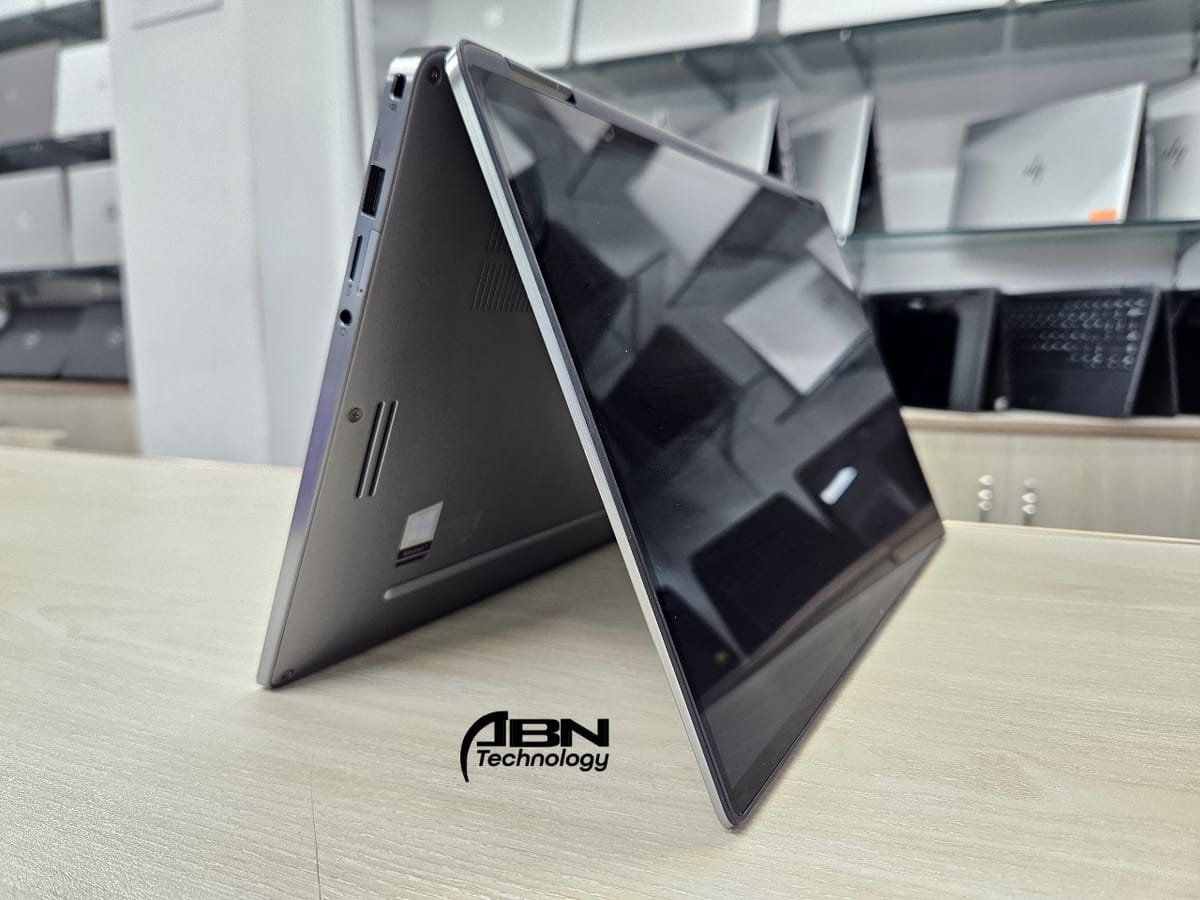 Dell 7400 2in1. Core i7, 8th Generation. 16GB RAM, 256GB SSD. 14.1" X360 Touch Display.